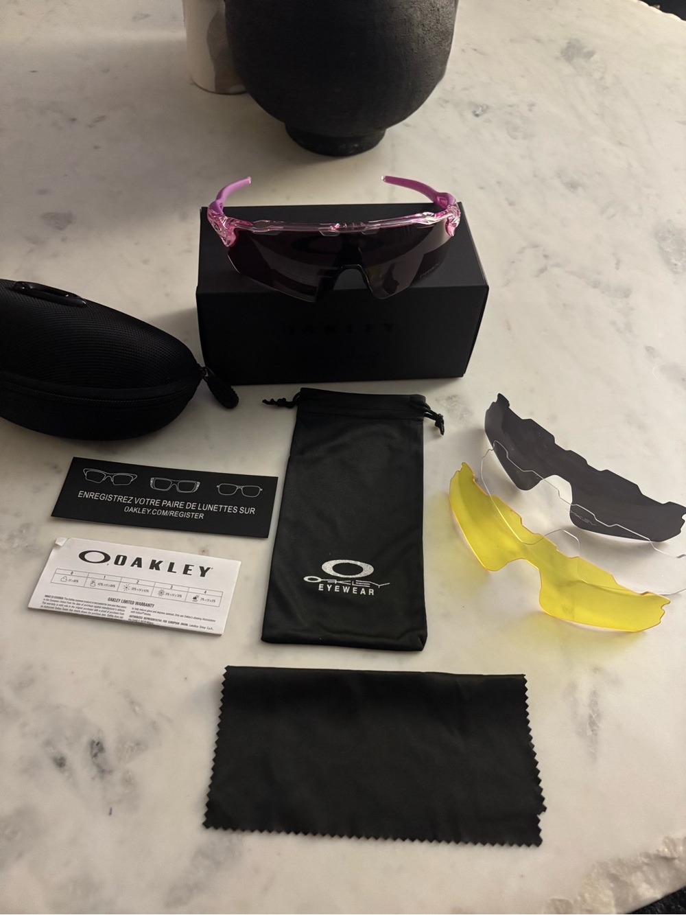 Oakley RADAR PATH Sunglasses with 3 Replacement lens - Picture 4 of 7
